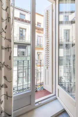 Un balcón o terraza de Spacious flat puerta del sol