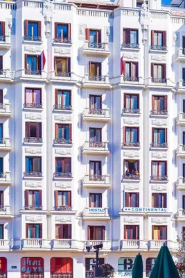 Edificio en el que se encuentra el hostal o pensión