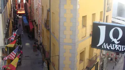 Certificado, premio, señal o documento que está expuesto en Hostal JQ Madrid 1