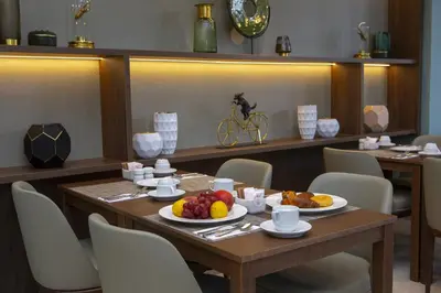 Comida en o cerca de este hotel