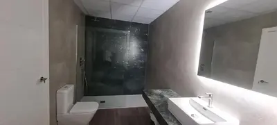 Un baño de Apartamentos Cava Baja