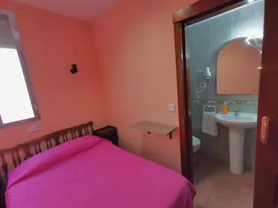 Un baño de Casa de Huespedes La Asturiana