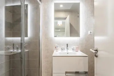 Un baño de Waou CALLAO es MIA - Corta Duración