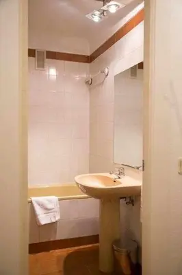 Un baño de Un elegante piso para descubrir Madrid
