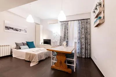 Cama o camas de una habitación en Apavonia Apartamento 1 dormitorio Distrito Latina Madrid