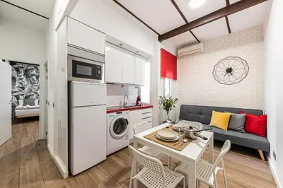 Una cocina o zona de cocina en Waou Madrid Centro III - Alquiler Corta Duración