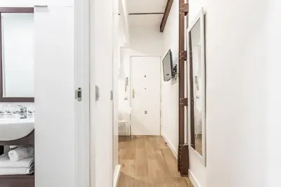 Un baño de Waou Madrid Centro III - Alquiler Corta Duración