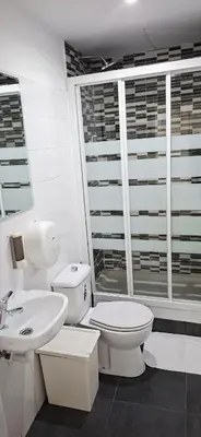 Un baño de AYZ Sierra de Meira - Auto check-in property