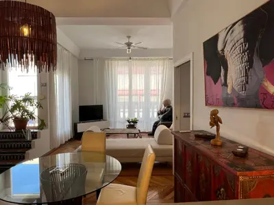 Una televisión o centro de entretenimiento en 50 Calle Gran Vía