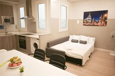 Cama o camas de una habitación en For You Rentals Apartment TEMPORAL Madrid Paloma-La Latina PAL41