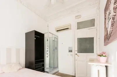 Una cocina o zona de cocina en M&F 7 ROOMS/7 BATHROOMS OVER GRAN VIA