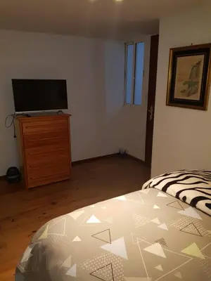 Una televisión o centro de entretenimiento en Central Apartment Madrid