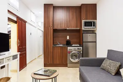 Una cocina o zona de cocina en LEEWAYS APARTMENT XXIV in GRAN VÍA