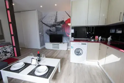 Una cocina o zona de cocina en WindRose 9