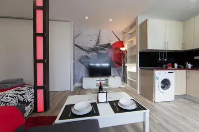 Una cocina o zona de cocina en WindRose 9