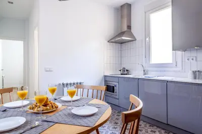 Una cocina o zona de cocina en Smartr Atocha Reina Sofia