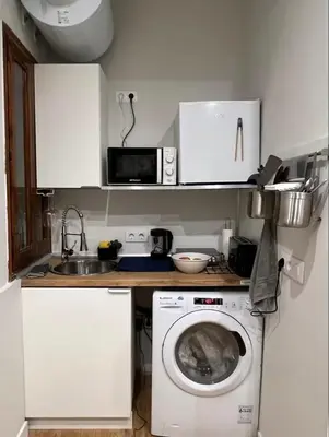 Una cocina o zona de cocina en APARTAMENTO LAVAPIÉS - CENTRO MADRID