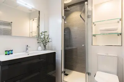 Un baño de Feelathome San Marcos Apartments