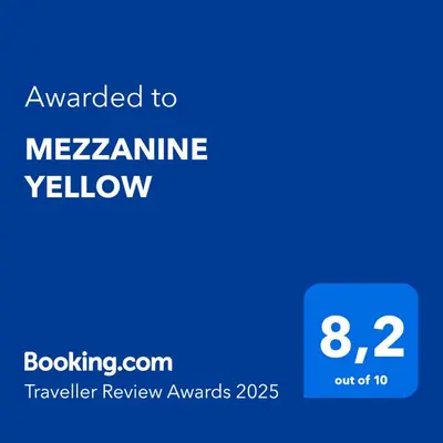 Certificado, premio, señal o documento que está expuesto en MEZZANINE YELLOW