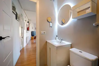 Un baño de Apartament Glorieta Puerta de Toledo