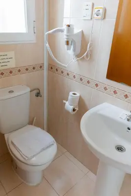 Un baño de Hostal Josefina-Gran Vía