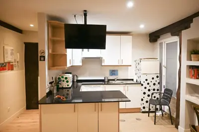 Una cocina o zona de cocina en For You Rentals Apartment TEMPORAL Madrid Cava Baja-La Latina CBA361
