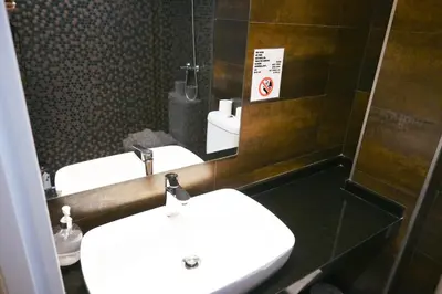 Un baño de For You Rentals Apartment TEMPORAL Madrid Cava Baja-La Latina CBA361