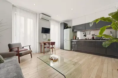 Una televisión o centro de entretenimiento en Home Boutique