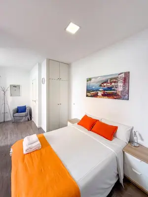 Cama o camas de una habitación en Comodo y agradable estudio en Madrid centro A6