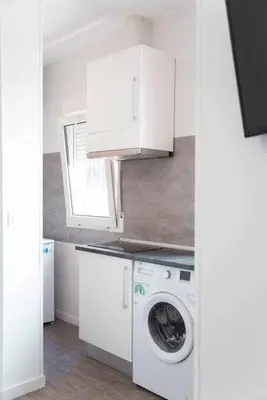 Una cocina o zona de cocina en Comodo y agradable estudio en Madrid centro A6