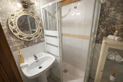 Un baño de Guernica - Estilo y Ubicación Perfecta en Embajadores