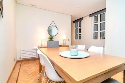 Plano de Velazquez Suites