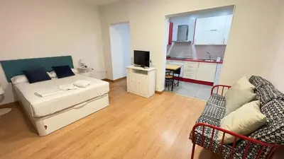 Una televisión o centro de entretenimiento en Good Stay Rooms
