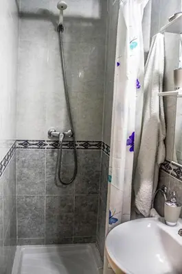 Un baño de Residencia Gómez Pardo