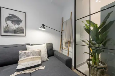 Cama o camas de una habitación en Stylish Renewed 3min to Gran Via-2B2BT
