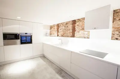 Una cocina o zona de cocina en Heima Plaza Mayor - Latina 32