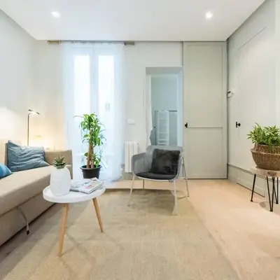 Central Madrid Apartment 60 m² + AC
