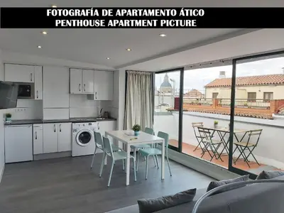 Una cocina o zona de cocina en Apartments Madrid Plaza Mayor-Cava baja