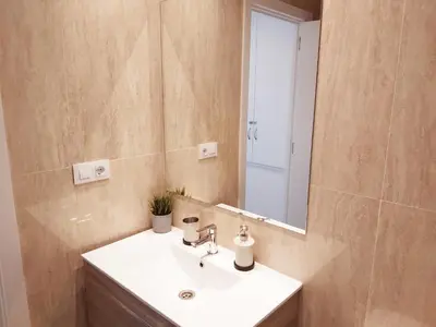 Un baño de Apartments Madrid Plaza Mayor-Cava baja