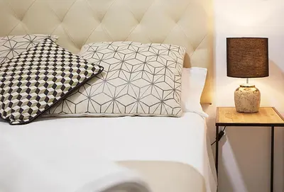 Cama o camas de una habitación en LEEWAYS APARTMENT III in GRAN VÍA