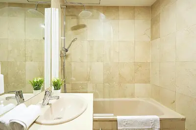 Un baño de LEEWAYS APARTMENT III in GRAN VÍA