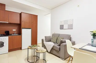 Una cocina o zona de cocina en LEEWAYS APARTMENT XIX in GRAN VÍA