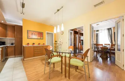 Una cocina o zona de cocina en M&F FUENCARRAL