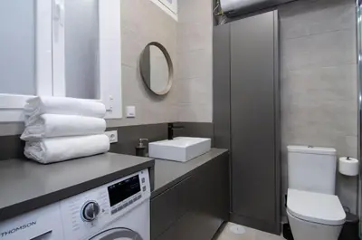Un baño de We Madrid Casa Duque