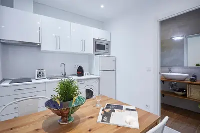 Una cocina o zona de cocina en LEEWAYS APARTMENT in ZURITA