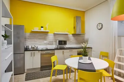 Una cocina o zona de cocina en LEEWAYS APARTMENT in ORIENTE