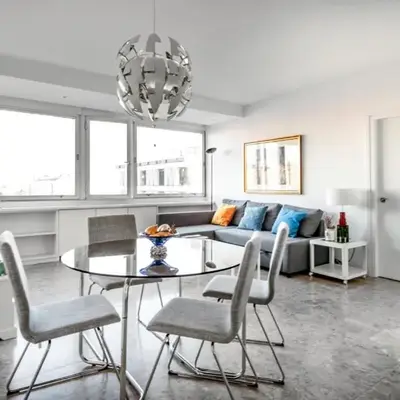 Urbantec Realty - Plaza de Colón