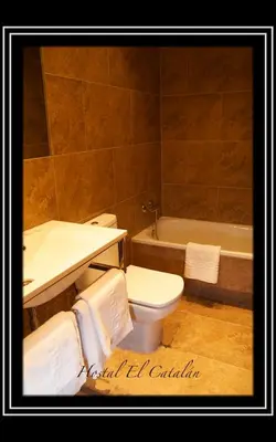Un baño de Hostal El Catalán