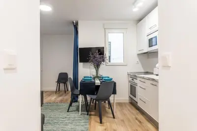 Una cocina o zona de cocina en Waou Atocha I - Alquiler Corta Duración