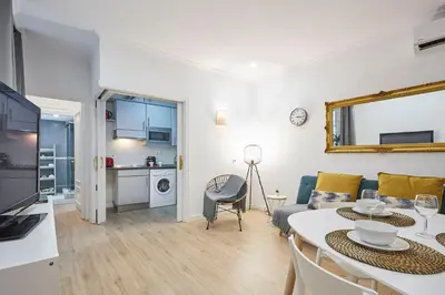 Una cocina o zona de cocina en LEEWAYS APARTMENT in SAN BERNARDO